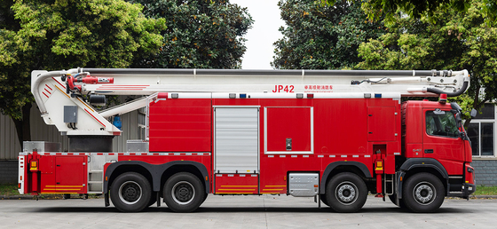 فولفو 42m شاحنة مكافحة الحرائق المياه / الرغوة / مسحوق المركبات متعددة الأغراض الصين المصنع
