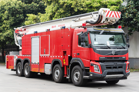 فولفو 42m شاحنة مكافحة الحرائق المياه / الرغوة / مسحوق المركبات متعددة الأغراض الصين المصنع