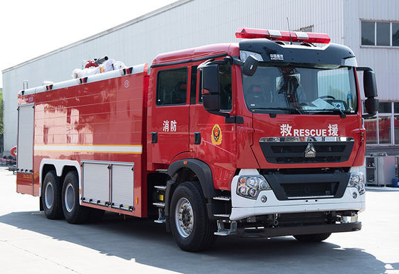 شاحنة إطفاء الحرائق الصناعية Sinotruk HOWO 18T مع مضخة مياه
