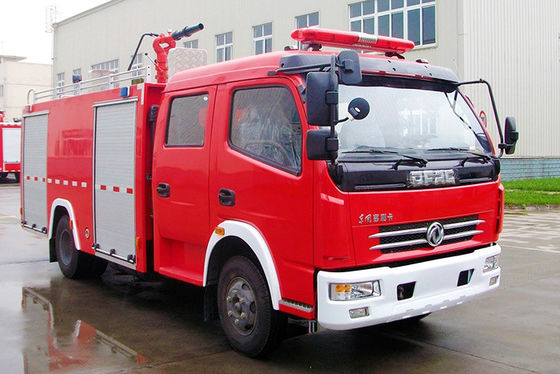 شاحنة إطفاء صغيرة دونغفنغ مع خزان مياه 3500 لتر وكابينة صف مزدوج