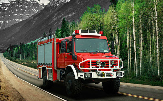 4x4 Unimog Forest Special Fire Truck مع كابينة مزدوجة وخزان مياه
